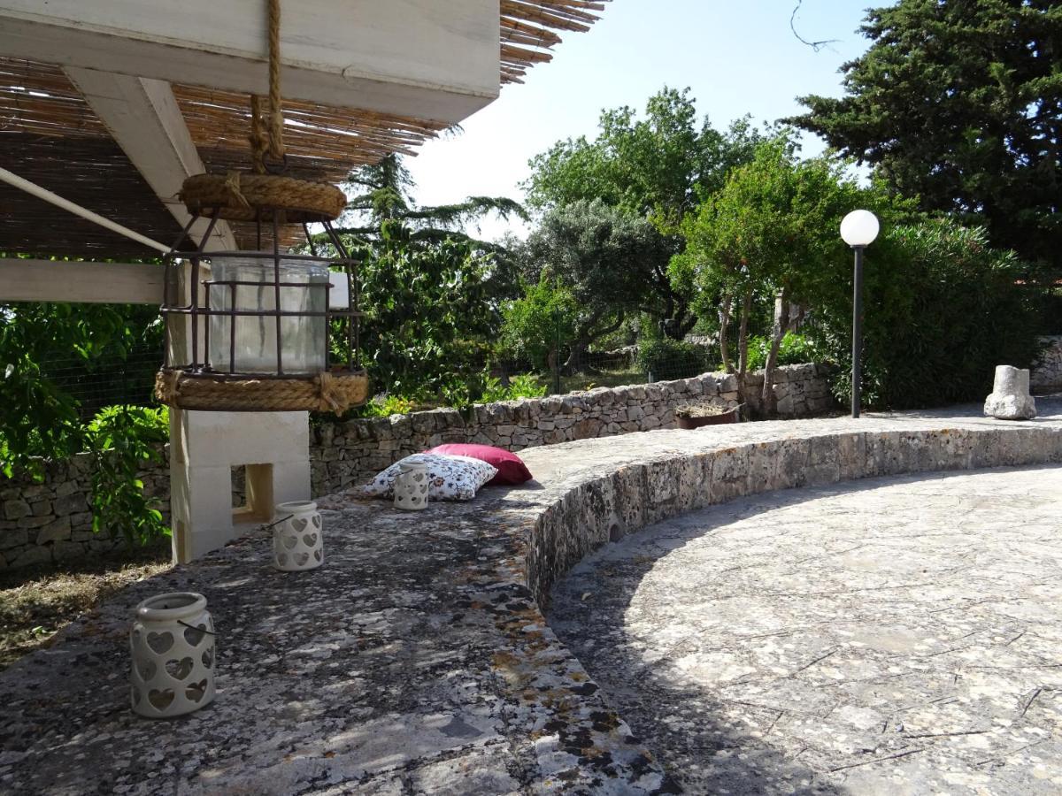 Trulli Di Zia Tata Pensionat Locorotondo Exteriör bild