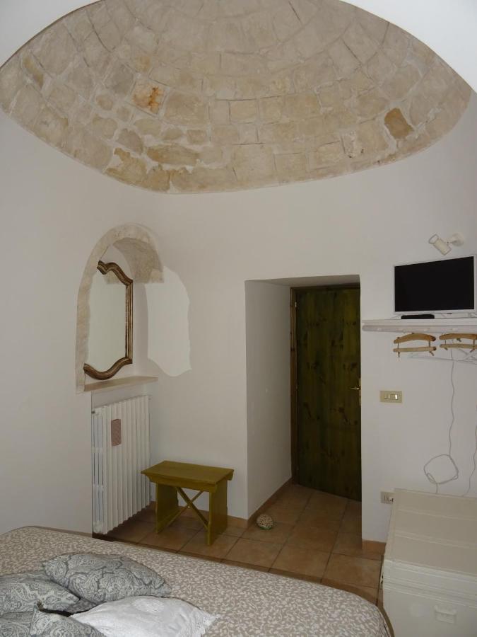 Trulli Di Zia Tata Pensionat Locorotondo Exteriör bild