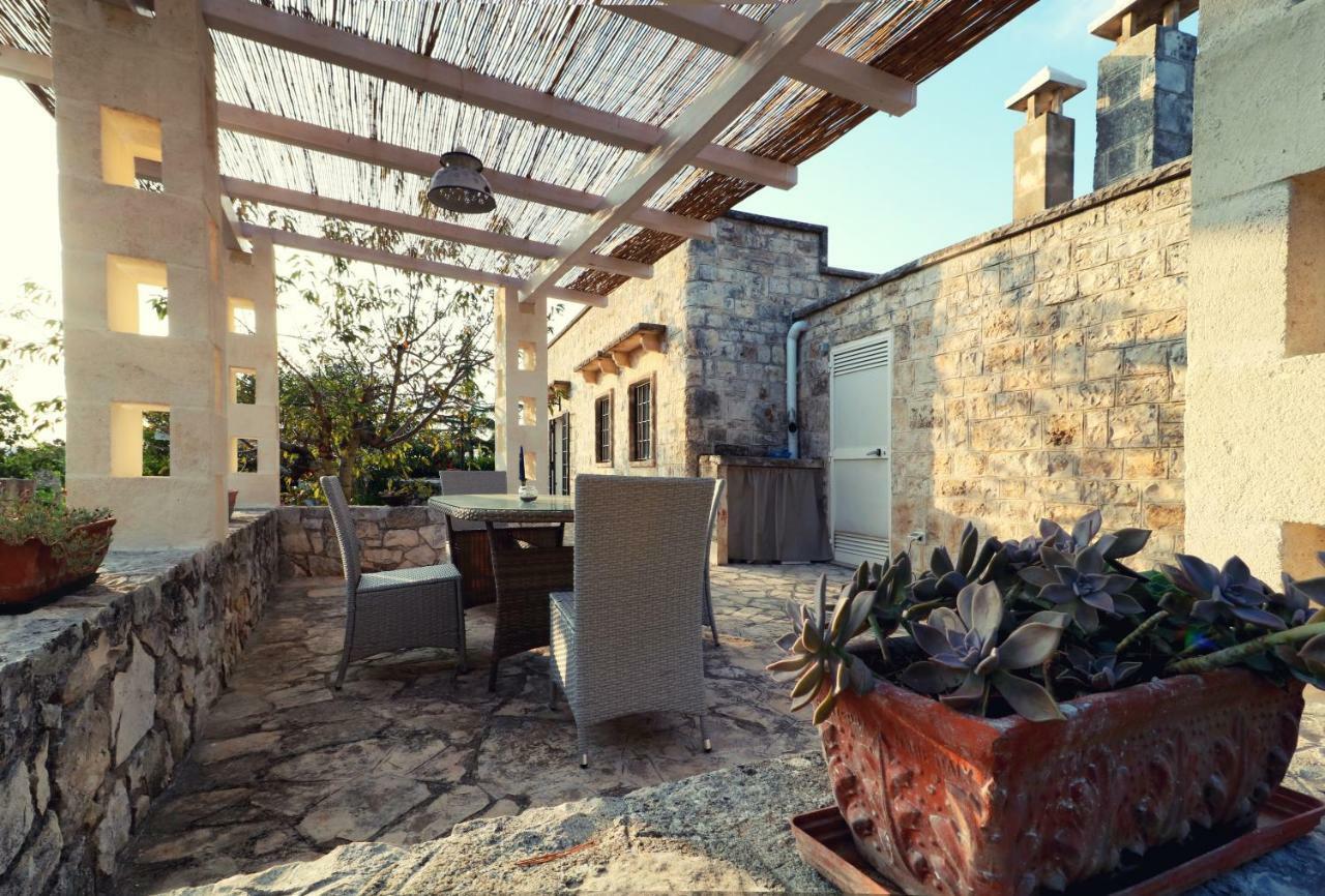 Trulli Di Zia Tata Pensionat Locorotondo Exteriör bild